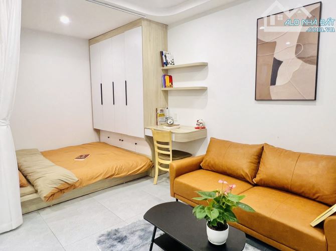 Bán toà CHDV Lò Đúc 60m2*5T thang máy 11PN gần ĐH KTQD, PCCC đủ, thông tứ tung