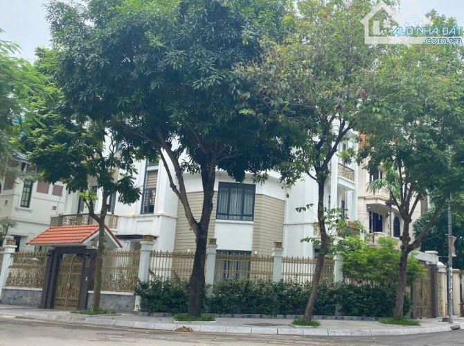 Bán Biệt thự Sông Đà Mỹ Đình, Trần Văn Lai, Nam Từ Liêm DT 288m² x 5T, MT 18,2m. Giá Rẻ.