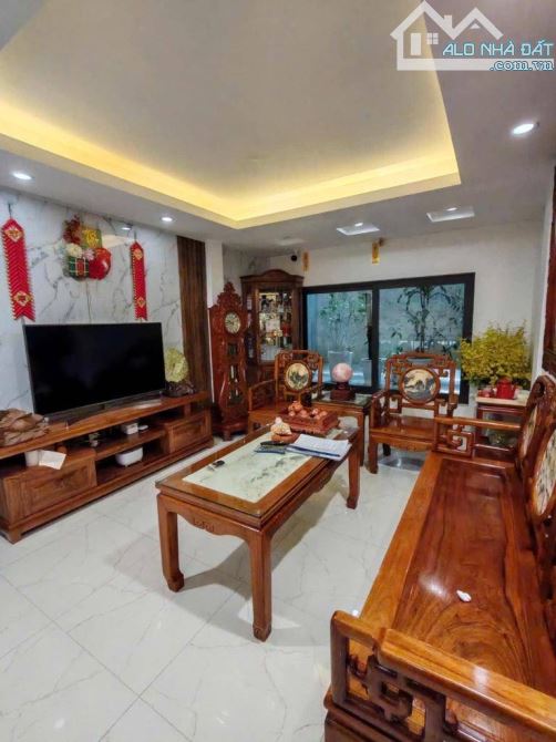 🏡 TÂN MAI – Ô TÔ ĐỖ CỬA – NGÕ THÔNG – 10M RA Ô TÔ TRÁNH 🏡