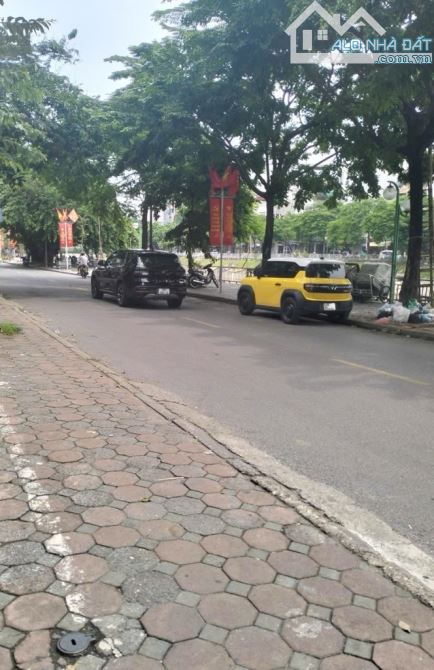 Bán nhà Khương Đình, dân xây, nội thất đẹp, 30m ra ô tô tránh, 2 thoáng, hơn 5 tỷ