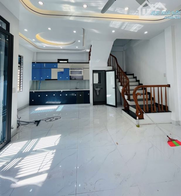 BÁN NHÀ HƯỚNG TÂY NAM VỊ TRÍ SIÊU ĐẸP P TRẦN LÃM TP THÁI BÌNH