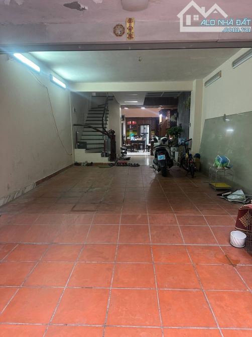 BÁN NHÀ HOÀNG VĂN THÁI - Q. THANH XUÂN - 95M - 22,5 TỶ - PHÂN LÔ - Ô TÔ TRÁNH - KINH DOANH