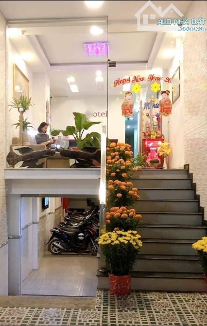 BÁN KHÁCH SẠN 6 TẦNG THANG MÁY MẶT TIỀN LÊ VĂN KHƯƠNG QUẬN 12 GIÁ RẺ 18,99 TỶ