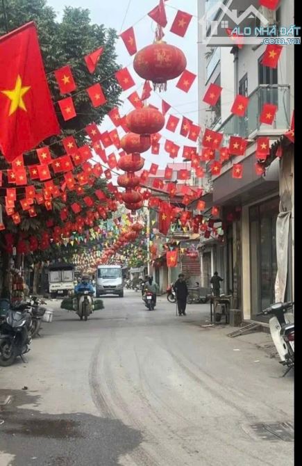 Bán đất đường Văn Tiến Dũng 40m gần đường 32 Cầu Diễn, ô tô cách 20m, sổ đỏ chính chủ.