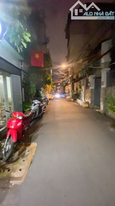 BÁN NHÀ HẺM XE HƠI LÊ VĂN DUYỆT, 6m*17m, 4 TẦNG, 9 PHÒNG NGỦ- TIỆN CẢI TẠO CHDV