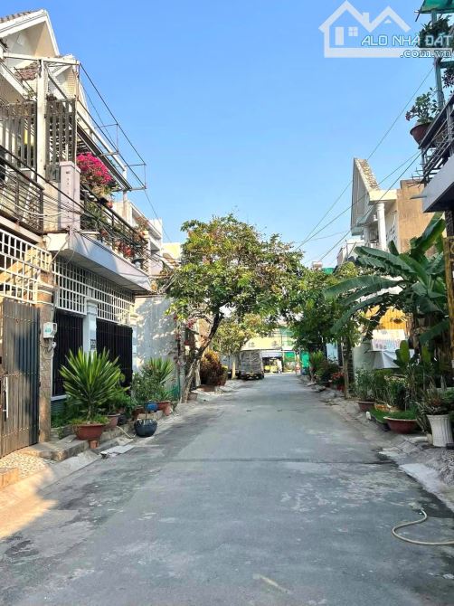 Chủ ngộp bán gấp nhà C4 ở Xuân Thới Sơn - Hóc Môn, . DT 85m2, giá 700 triệu. SHR.