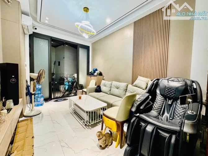 Bán nhà 5 tầng ngõ 71 Việt Hưng giá rẻ nhất thị trường 7 tỷ có TL, chỉ 5m ra ô tô