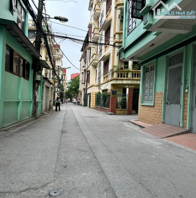 Bán gấp nhà  Trần Quốc Hoàn , Cầu Giấy, giá nhỉnh 13 tỷ, chủ nhà hỗ trợ thiện chí