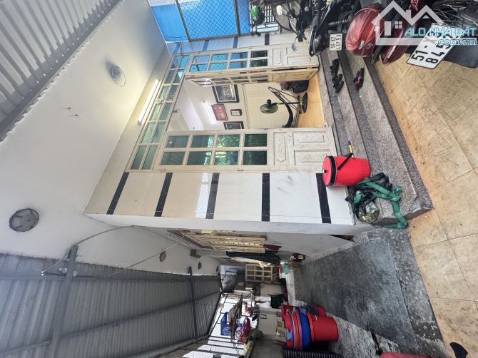 Bán Nhà Ngộp 4 Tỷ Trường Thọ,Dt 110m 3 Tầng Hẻm Thông Gần Chợ Thủ Đức Giá 5 tỷ Hơn