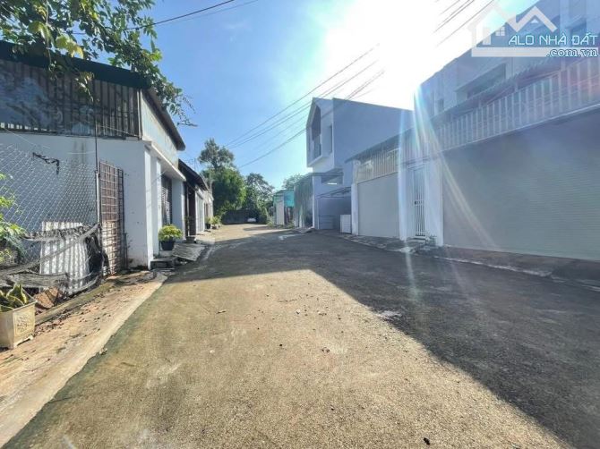 BÁN ĐẤT HẺM RỘNG NGUYỄN TRÁC. DT: 5x22M. GIÁ: 3,2 TỶ