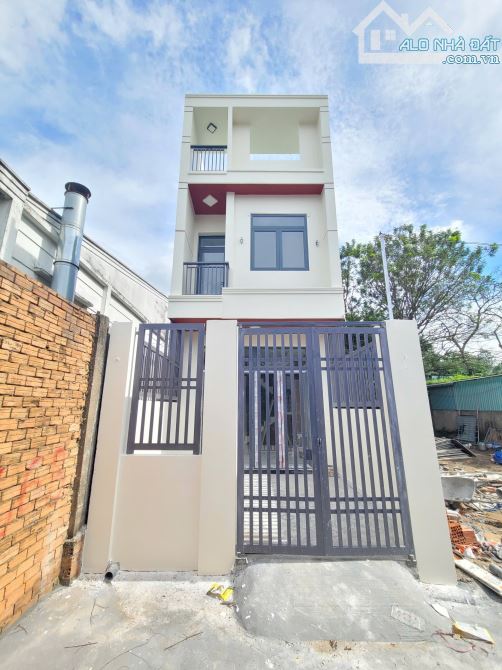 nhà 1 trệt 1 lầu 1 lửng 71,5m2 4ty050 TL gần làng đại học Quốc Gia HCM p.Bình Thắng