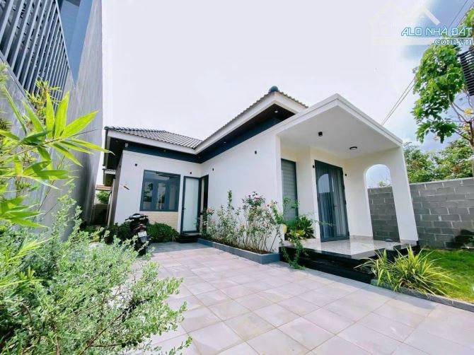Bán căn mái nhật cực đẹp 10x25m giá chưa đến 4 đồng - BMT