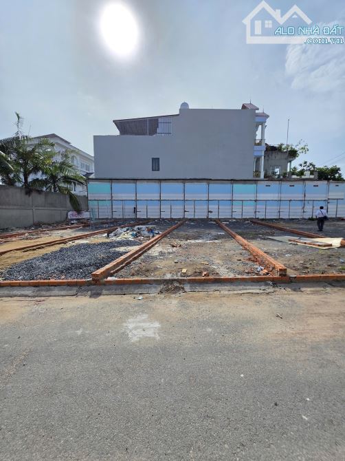 5 lô đất 77,7m2 3ty2 TL gần chợ 434 chỉ 300m, p.Bình Hòa, Tp.Thuận An