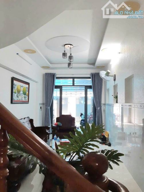 BÁN NHÀ MẶT TIỀN TRẦN QUỐC TOẢN