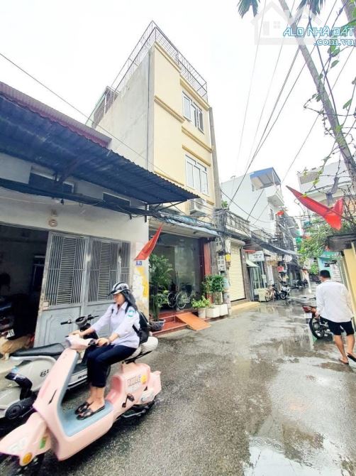 Bán nhà 4 tầng, mặt ngõ lửa hồng- ngõ to thông thương kinh doanh sầm uất