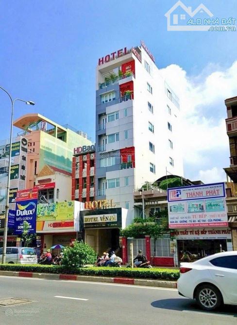 Bán khách sạn hầm - 9 tầng MT Cộng Hòa, quận Tân Bình - thu nhập 300tr/tháng