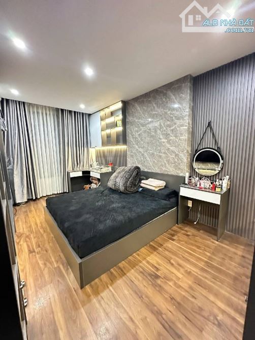 Bán nhà Quan Nhân nhà đẹp lô góc  44m 6 tầng   thoáng trước sau gần hồ gần ô tô nội thất s
