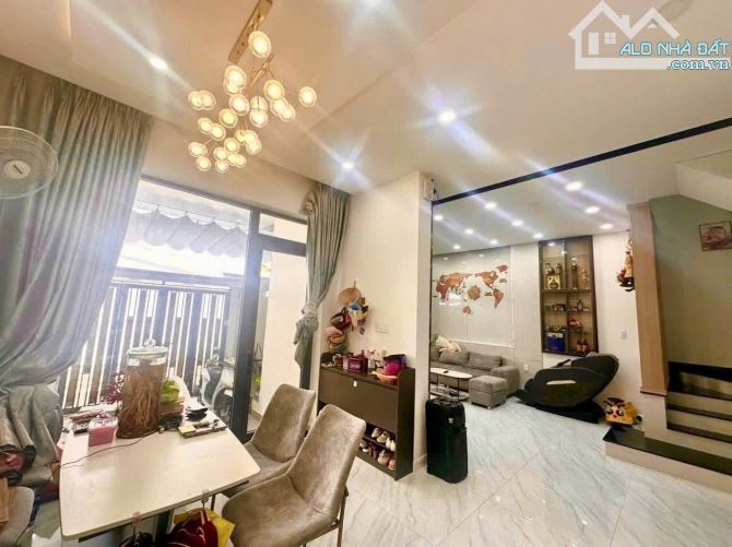 Cần bán căn nhà hẻm BÒ NĂM QUÝ - Lương Định Của. Phường Tây Nha Trang.