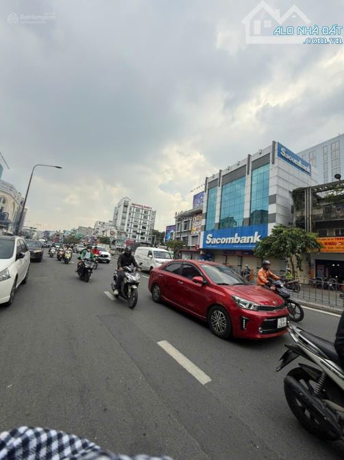Hạ 5 tỷ, Mặt tiền Nguyễn Văn Cừ ngay Quận 1, kinh doanh đỉnh DT 186m2 ngang gần 5m