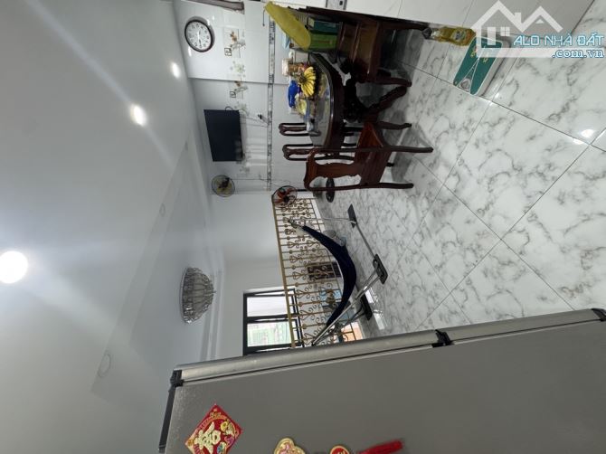 9,4M X 14M An Dương Vương An Lạc Quận Bình Tân Vị Trí: Sát mặt tiền An Dương Vương
