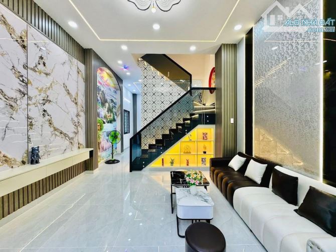 Lên sóng căn nhà 59m2 ngay Võ Oanh, Bình Thạnh. Giá: 3 Tỷ 260. SHR, nhiều tiện ích
