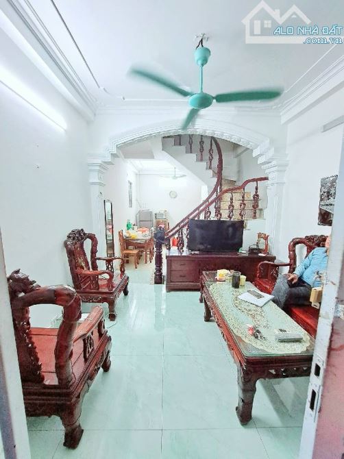 45m2 x 4 tầng, Trần Khát Chân , 3 Thoáng, Gần Chợ , Đường vào trước nhà siêu rộng chỉ hơn