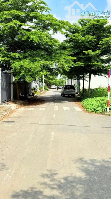 Chính chủ cần bán 2 lô đất liền kề sổ riêng thổ cư
