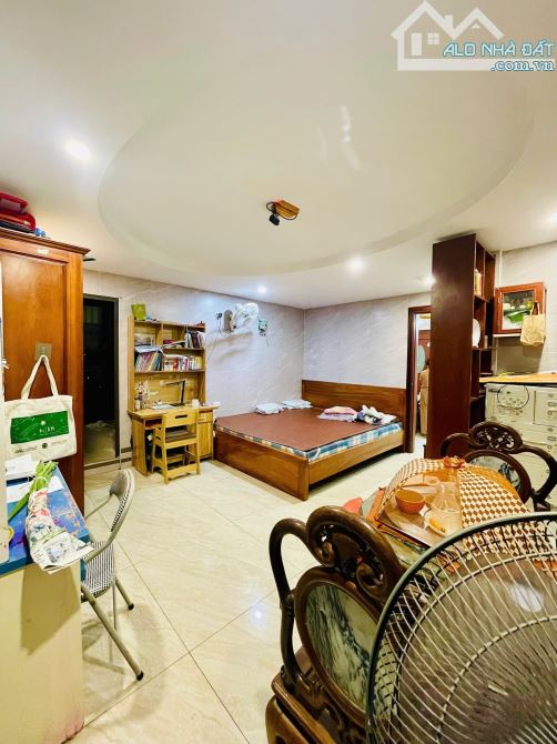 💥Tầng 2 Tập thể VŨ TRỌNG PHỤNG, 85m, 3PN riêng, ô tô đầu cổng, sạch đẹp, 4.65 tỷ