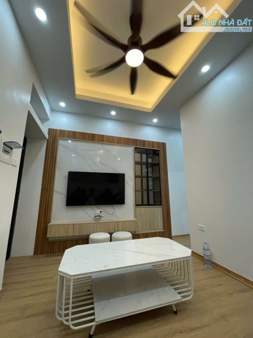Cho thuê nhà Tập thể tầng 1 nguyễn Trãi 50m2, 2 ngủ, 8.5 Triệu vào ngay đóng 2 cọc 1