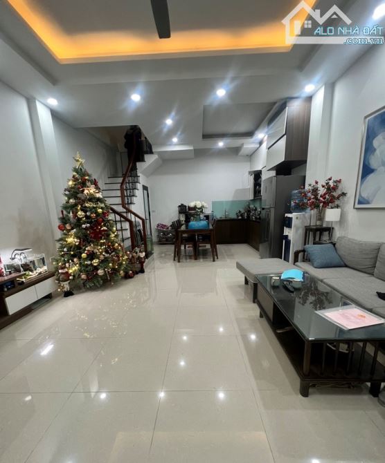 Bán nhà đẹp Dương Văn Bé, 5 tầng xây tâm huyết, ngõ thông, giá tốt khu vực, 45m2 8.9 tỷ