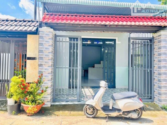 Cần bán gấp căn nhà cấp 4 ở sau BV đa khoa Xuyên Á , Củ Chi 73m3 SHR giá 679tr