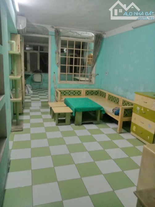 Cho thuê căn hộ Tập thể Nghĩa Đô, tầng 4, 70m2, 2 ngủ, 8 triệu vào ngay Full đồ