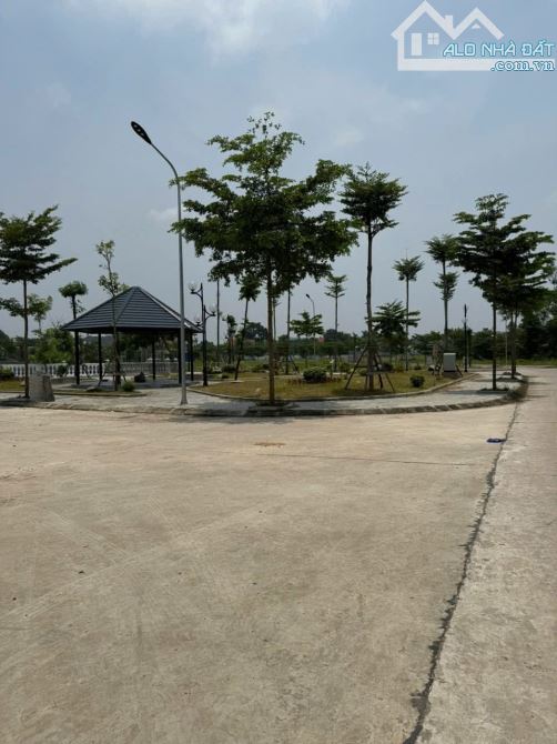 BÁN ĐẤT PHÂN LÔ VIỆT HƯNG 75M2, MT5M, Ô TÔ TRÁNH, GIÁ 15 TỶ, CHỦ THIỆN CHÍ BÁN