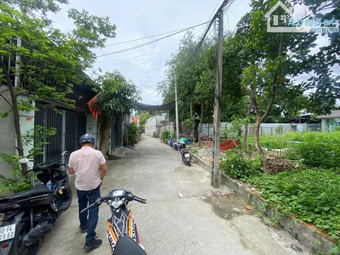 Cần bán lô đất đường ô tô sổ hồng riêng tân bình TP dĩ an bình dương