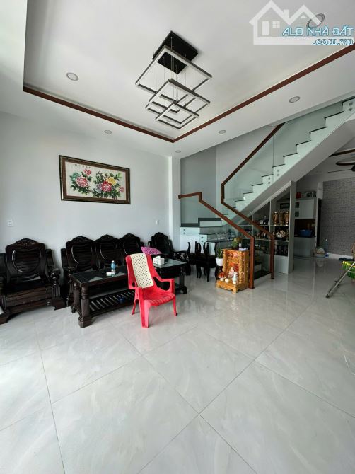 Bán nhà 3 tầng đường Thông Tin gần KĐT Phú Ân Nam sổ hoàn công full nội thất