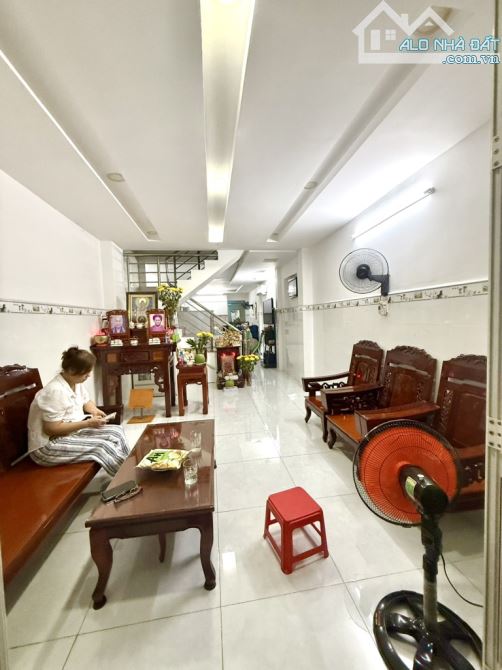 Bùi Dương Lịch, BHH B, Bình Tân DT 3,5 x 15, 2 tầng. Giá 3,9 tỷ TL.  BÁN NHÀ 2 TẦNG BTCT