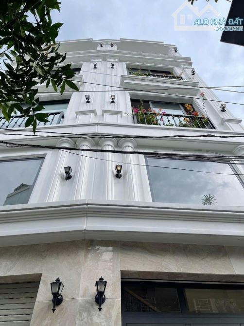 Nhà đẹp(4x10m) gần mặt tiền phố ẩm thực Phan Xích Long, 5tầng mới cứng-3pn4wc. Gía 7tỷ7