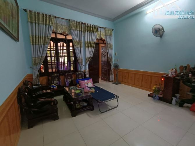 CĂN NHÀ RỘNG RÃI NẰM HẺM OTO TRÁNH NHAU GẦN MẶT TIỀN, KHU DÂN CƯ DÂN TRÍ CAO
