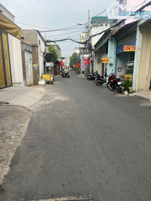 Nhà cấp 4 MT đường Trung Mỹ Tây 12, DT 4x23,3m giá 6,5 tỷ TL :