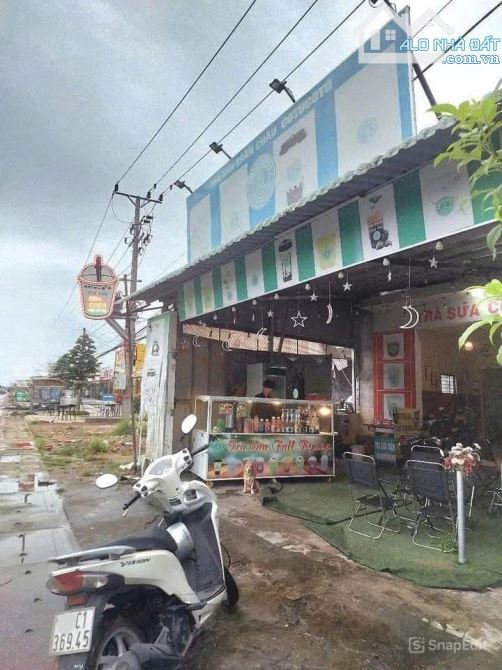 Thu vốn ! Bán gấp căn nhà MT bán trà sữa ở gần TT Trảng Bàng 134m2 SHR giá 740tr