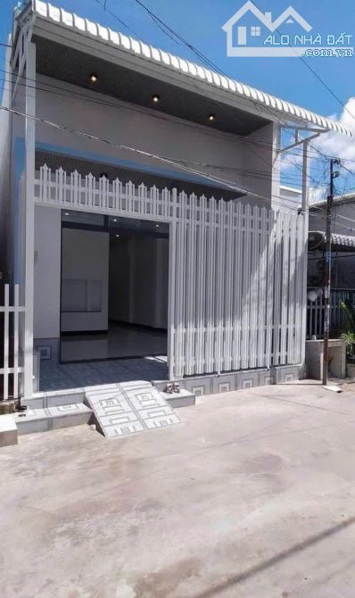 KẸT TIỀN ! Chủ cần bán nhà ở Tân Xuân Hóc Môn 4x23 ( 92m2 ) 790 TRIỆU Sổ hồng riêng