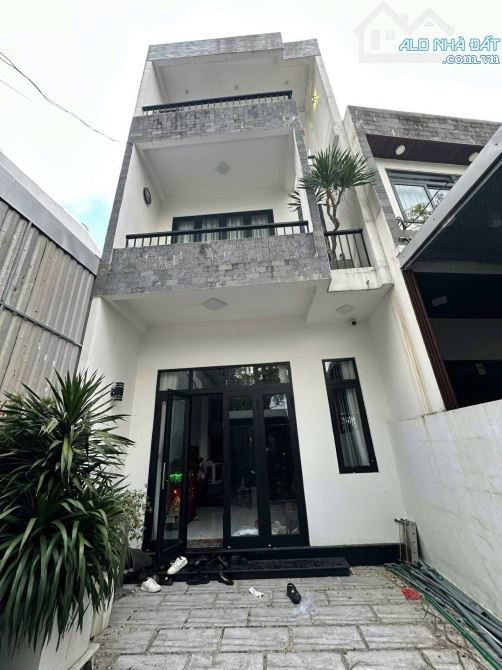 Bán nhà 03 tầng mặt tiền kinh doanh Đặng Huy Trứ, phường Phước Vĩnh, Tp.Huế giá rẻ