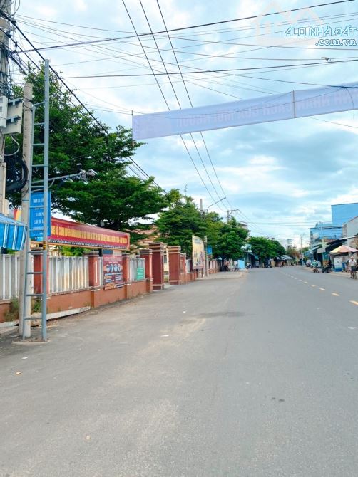 Đất sạch đẹp - 450m2 ngang 15m - Sát sông - View thoáng mát -Đất thuộc xã Duy Vinh.