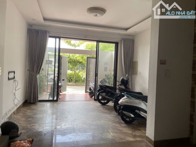Siêu phẩm Tòa căn hộ 5tầng, khu bãi biển Sơn Thủy gần đường Minh Mạng