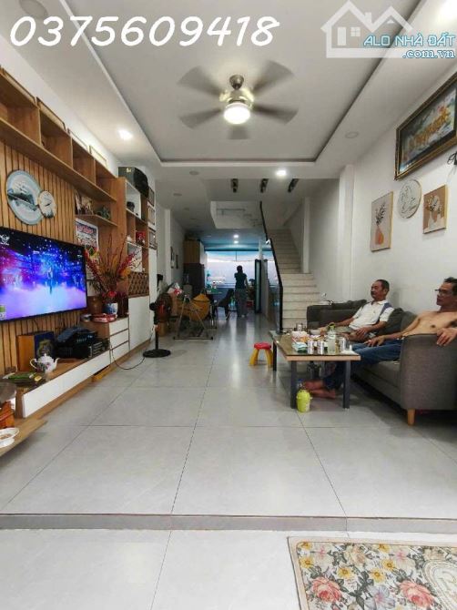 Bán Nhà Tân Phú, hẻm xe hơi, 77m2, 3 tầng, gần đường Tân Kỳ Tân Quý, 6 tỷ.
