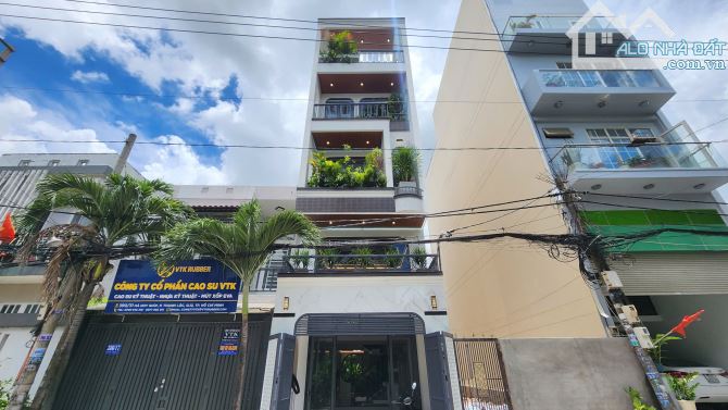 NHÀ PHỐ THANG MÁY – ĐẲNG CẤP - 4 TẦNG - FULL NỘI THẤT NGAY NGÃ TƯ GA - QUẬN 12
