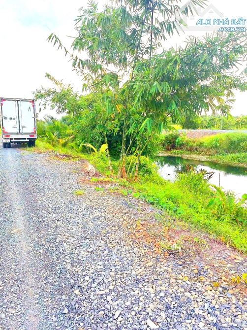 Hàng Ngộp, 1128m2 đất vườn View Kênh Chuyển Thổ 700tr