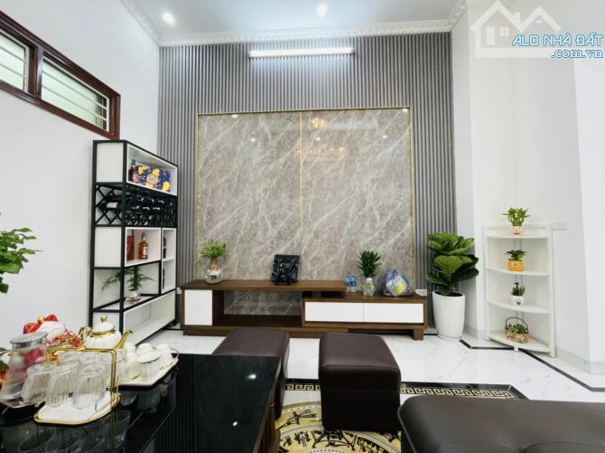 Bán nhà phố Vạn Phúc, quận Ba Đình, ngõ rộng, thoáng sáng, 25m2, 3 tầng đẹp, hiện đại