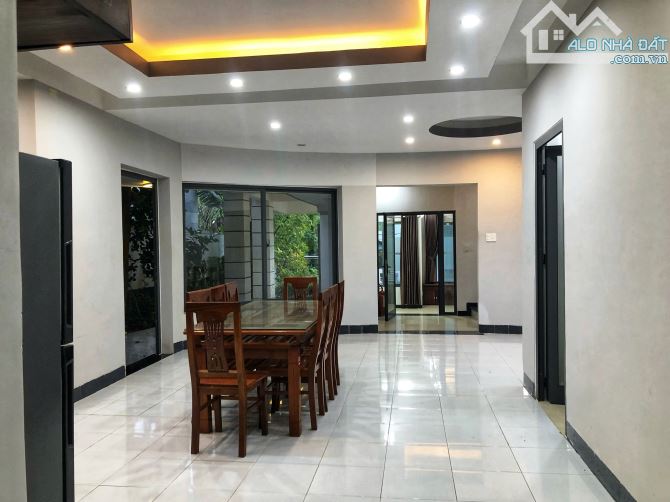 Bán Nhanh Biệt Thự Vườn Cao Cấp Mặt Tiền Nguyễn Tất Thành, Cách Nha Trang 7km
