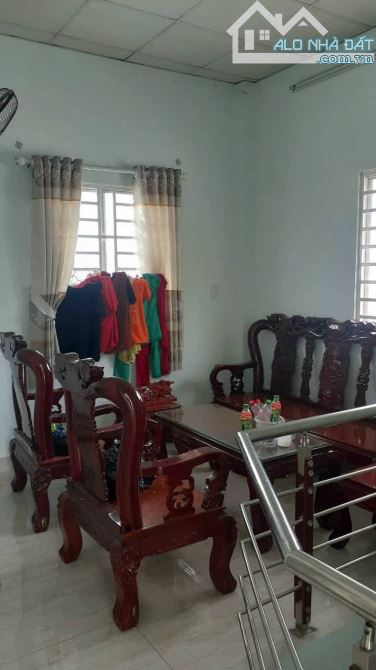 Bán mặt tiền kinh doanh phường bửu hòa,diện tích 8 x 13m,giá bán 6,8 tỷ còn bớt